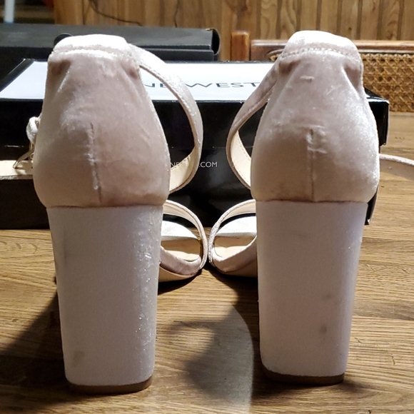 Nine West block wedding heels mauve/rose velvet - Picture 3 of 5